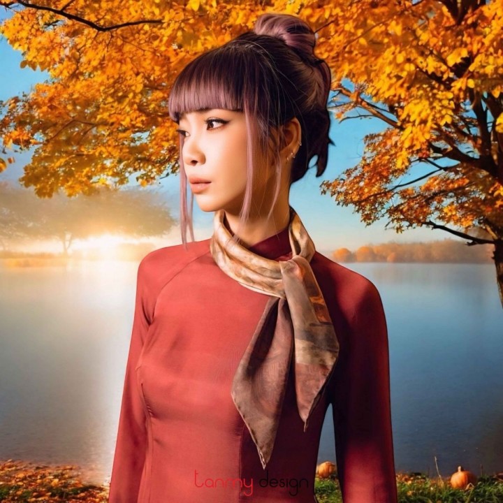 Khăn lụa vuông  Huyền thoại nâu vàng
